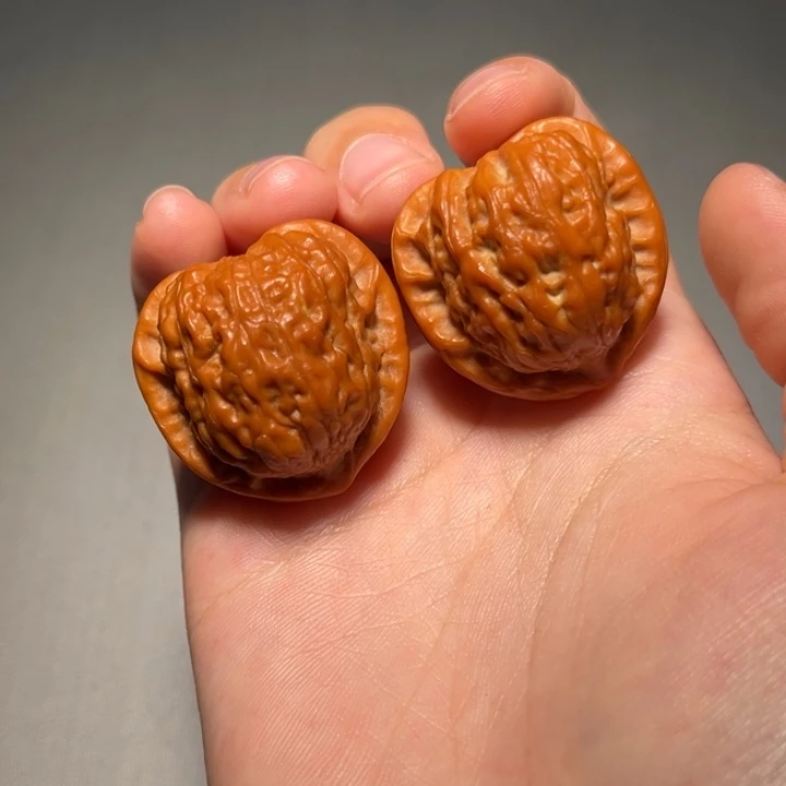 文玩核桃把件桃心906