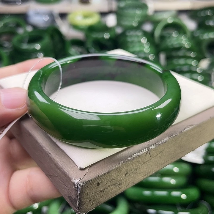 未镶嵌手镯和田玉（碧玉）