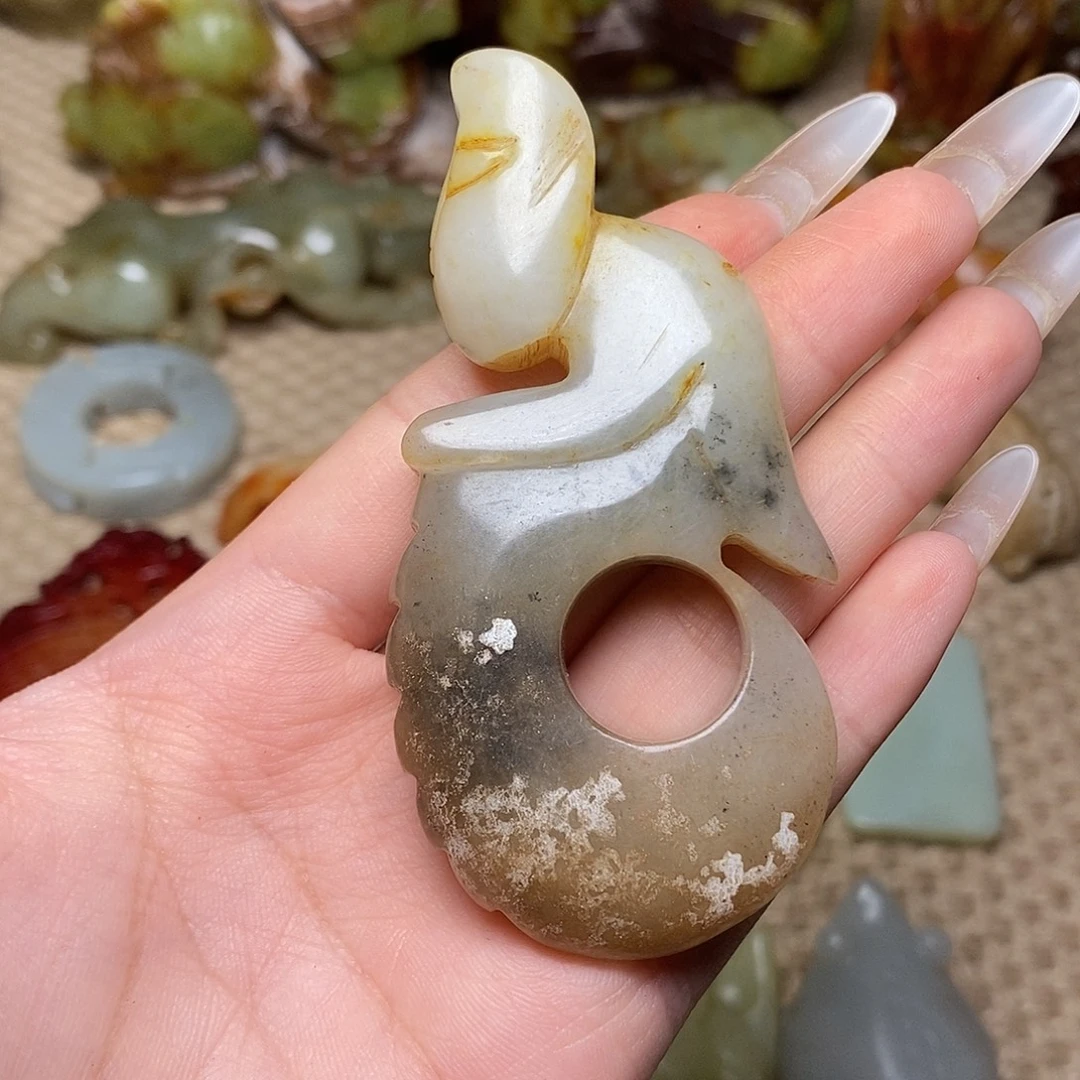 未镶嵌蛇纹石玉颈饰
