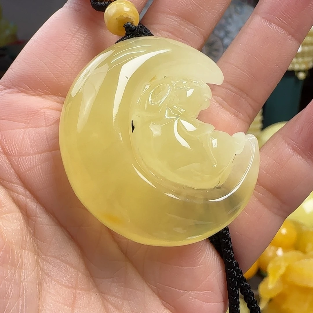 蜜蜡未镶嵌珠宝奇石