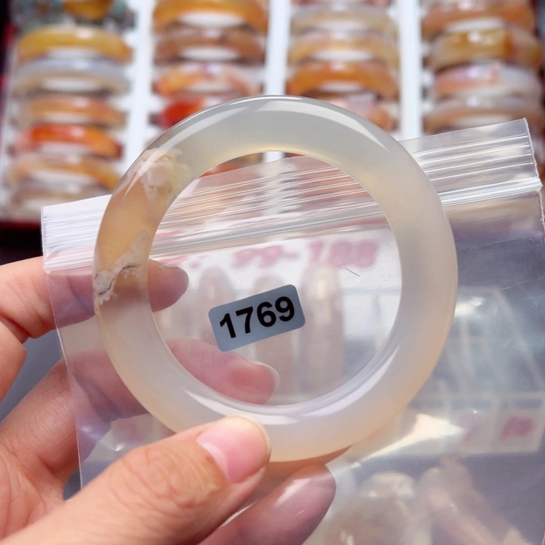 玛瑙/玉髓手镯未镶嵌谦*