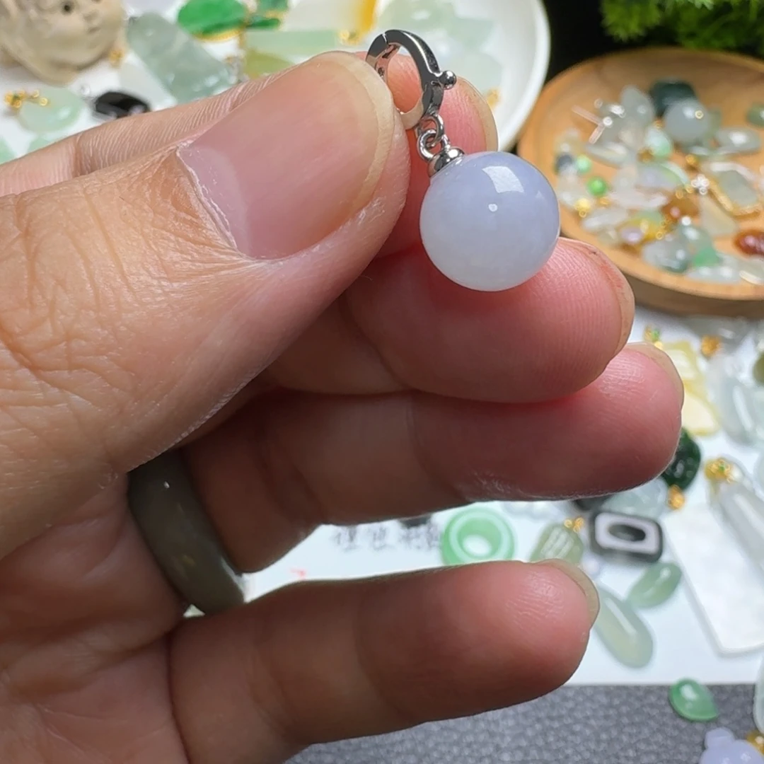 翡翠未镶嵌颈饰单珠