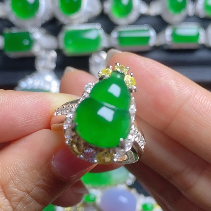 翡翠未镶嵌挂件葫芦