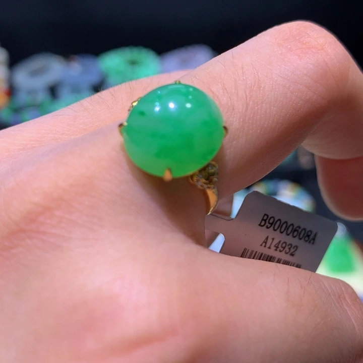 翡翠18K金镶嵌颈饰翡翠