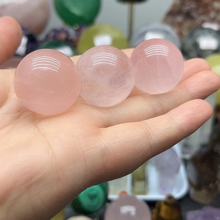 未镶嵌珠宝半成品水晶88克粉水晶球