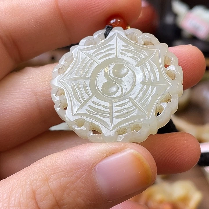 和田玉（糖玉）未镶嵌颈饰