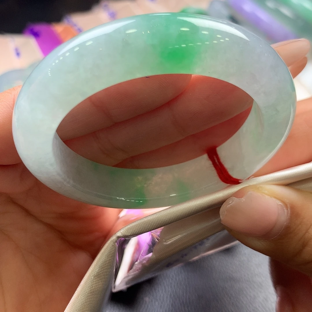 翡翠未镶嵌手镯60号冰种绿