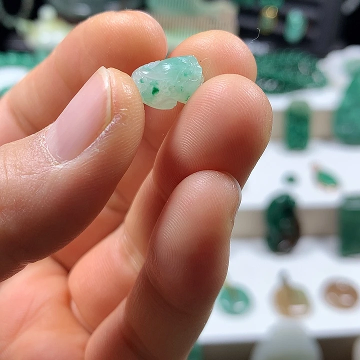 未镶嵌独山玉颈饰