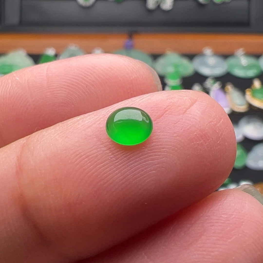 翡翠颈饰未镶嵌蛋4.8