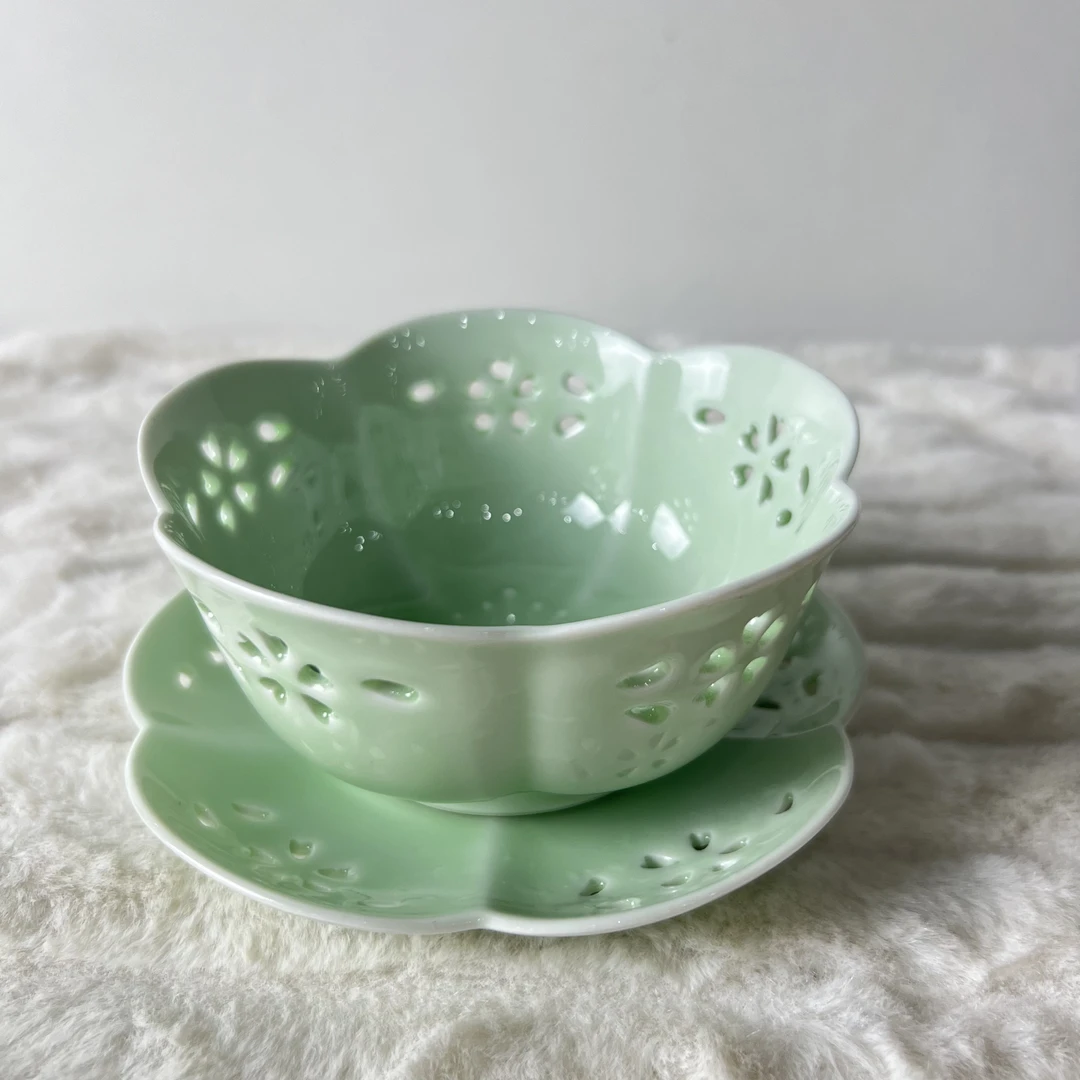 日式文艺范镂空陶瓷碗高颜值家用餐具