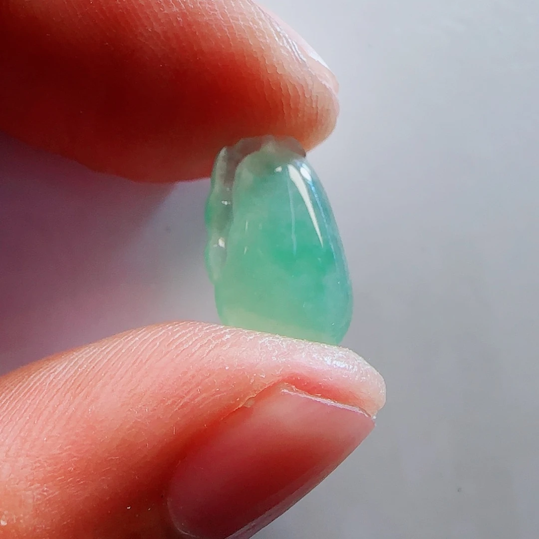 定制翡翠未镶嵌翡翠挂件