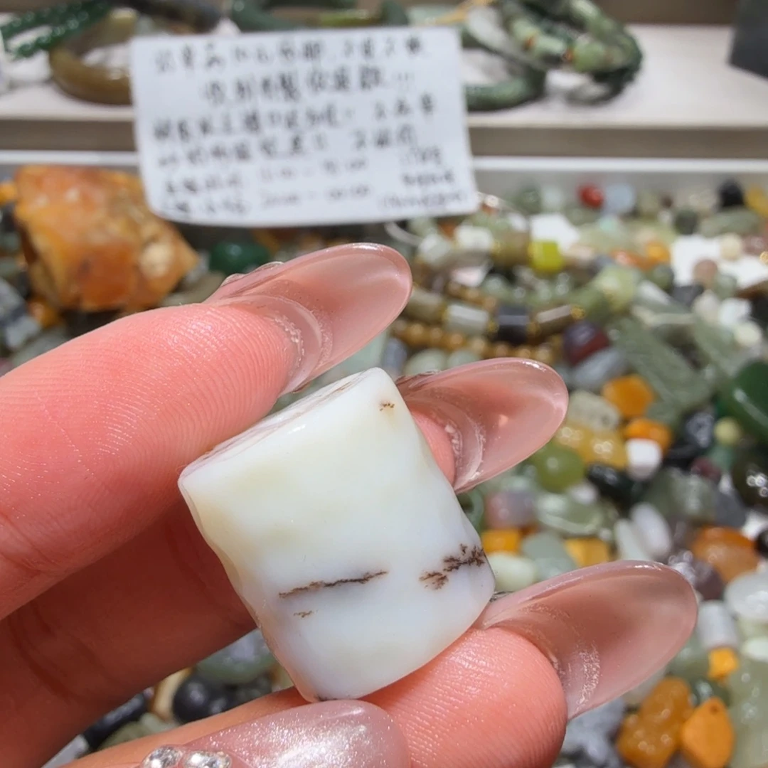 和田玉未镶嵌珠宝奇石