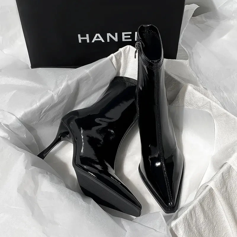 漆皮短靴女高跟细跟尖头侧拉链百搭2025高级感靴子欧美黑色瘦瘦靴