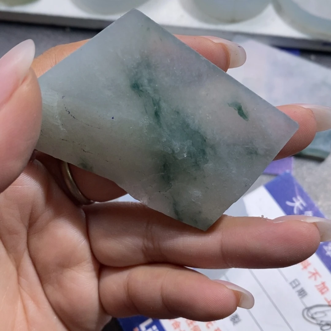 翡翠挂件未镶嵌信*