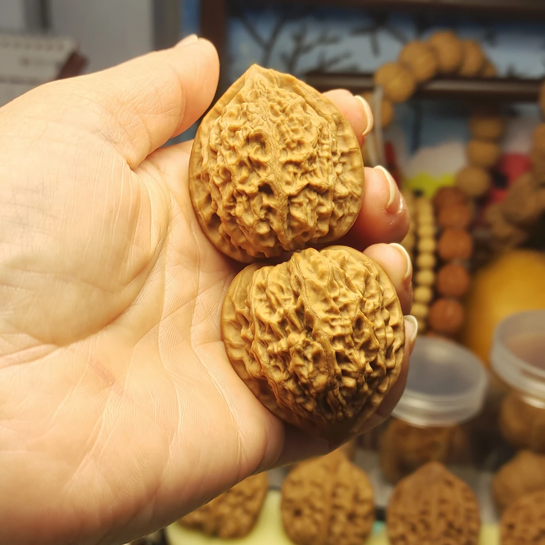 全品金牛38尺寸文玩核桃