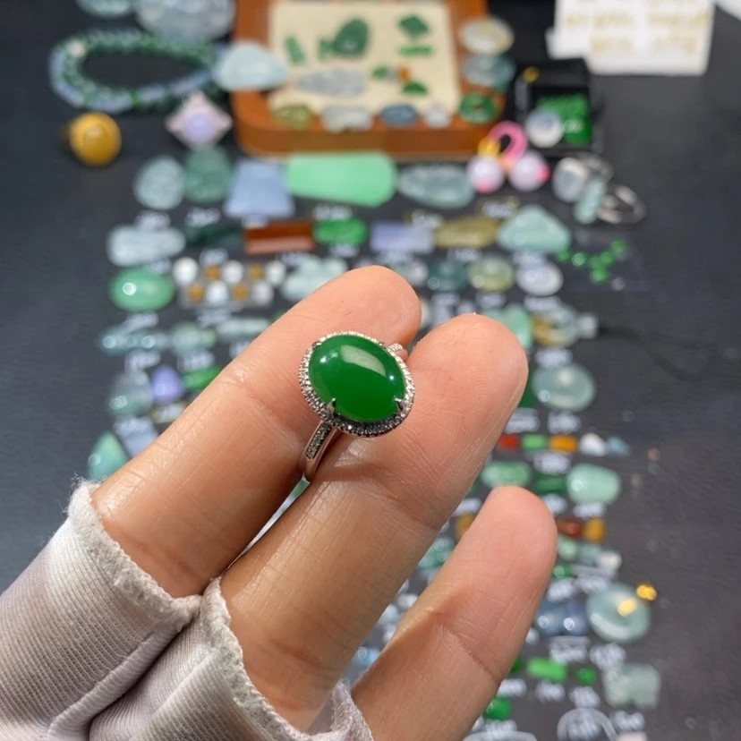 【闪购商品】翡翠挂件未镶嵌蛋