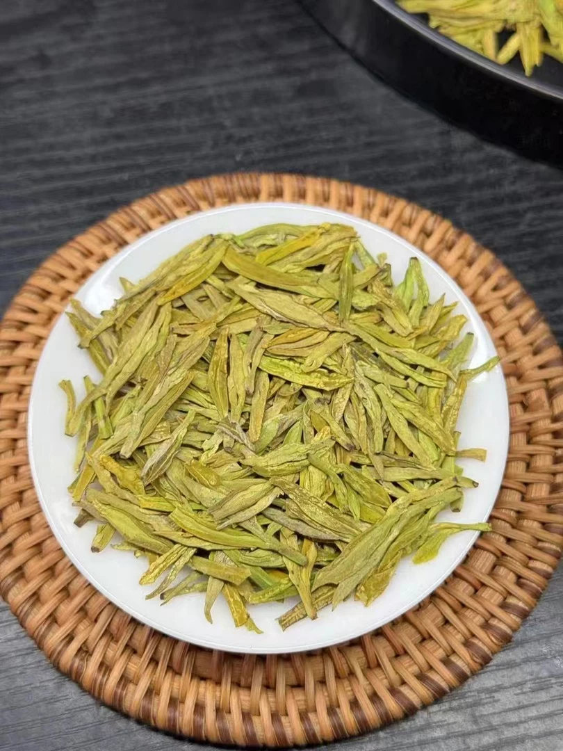 龙形黄金芽， 高豆香 2025新茶秋露白 罐装