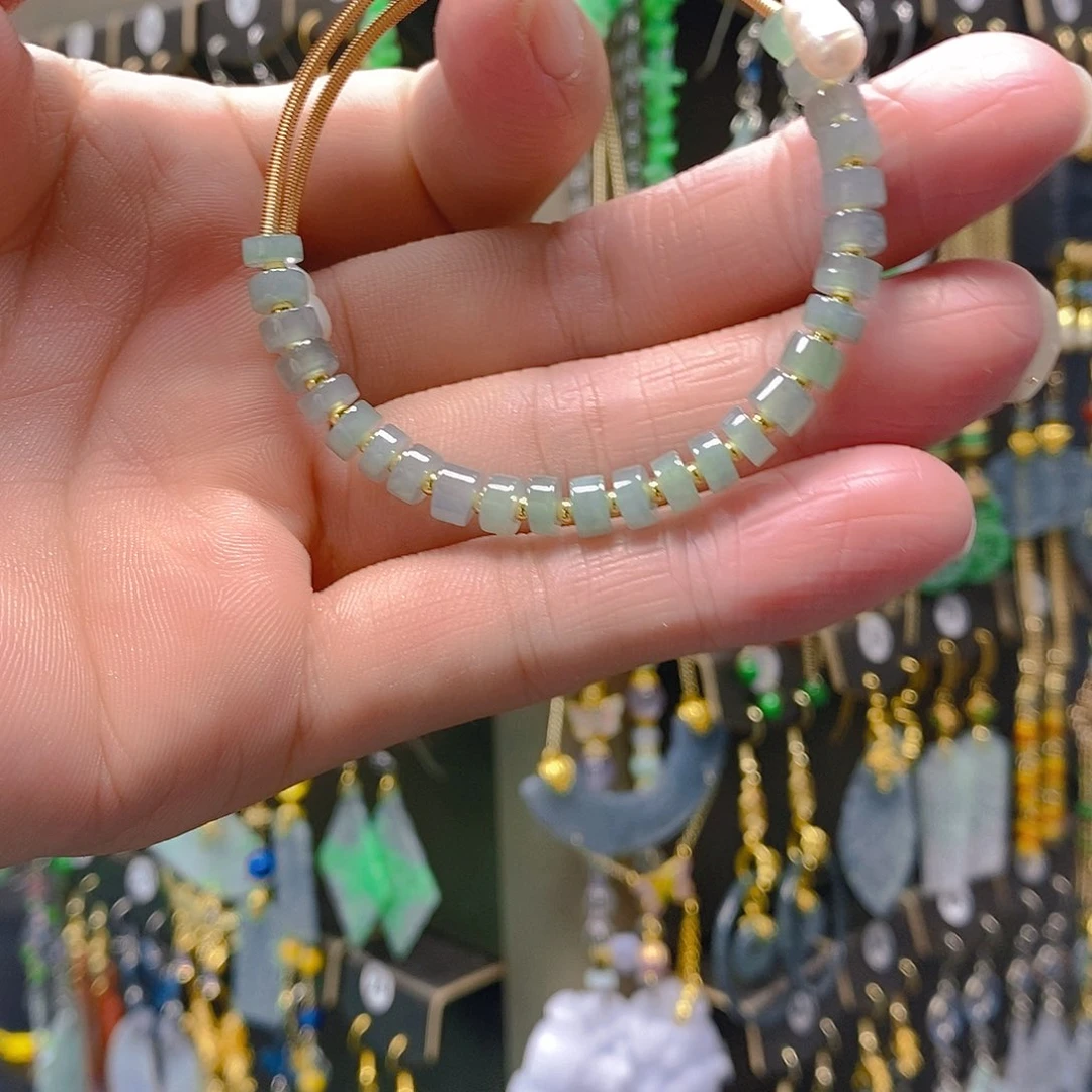 未镶嵌翡翠耳饰翡翠