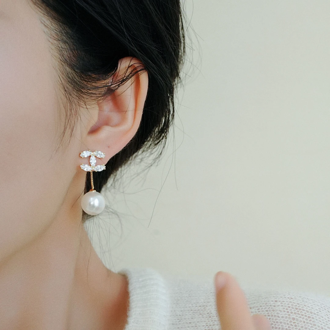 铜合金耳饰 双C流苏耳钉女独特漂亮秋冬耳环新款高级感轻奢气质