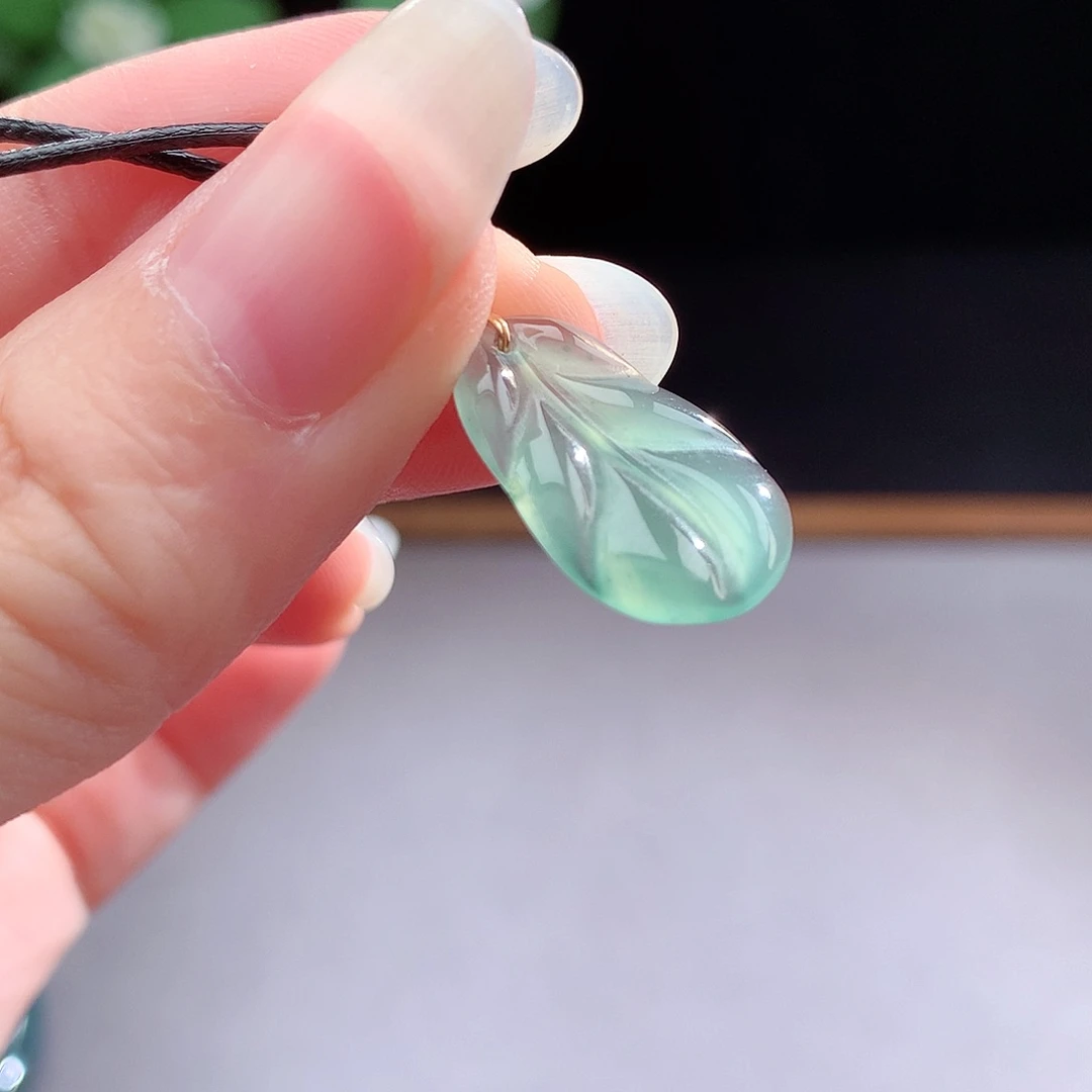 未镶嵌手镯（圆镯）翡翠