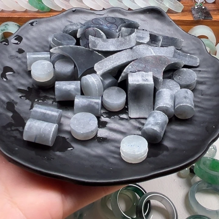 K***.定制翡翠未镶嵌翡翠