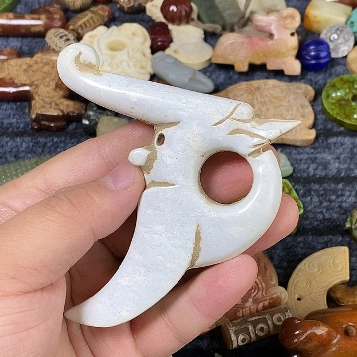 和田玉未镶嵌颈饰82