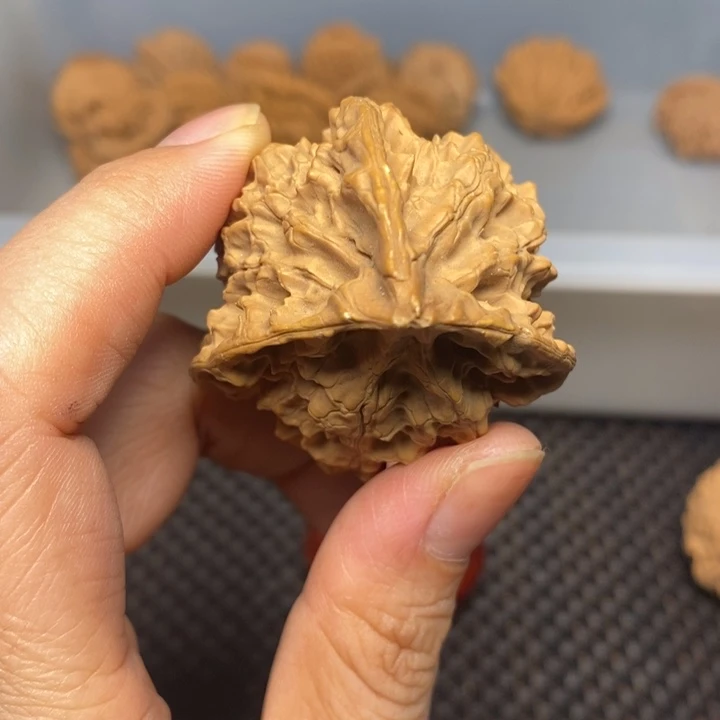 爱***m吊坠文玩核桃异形单只有黄