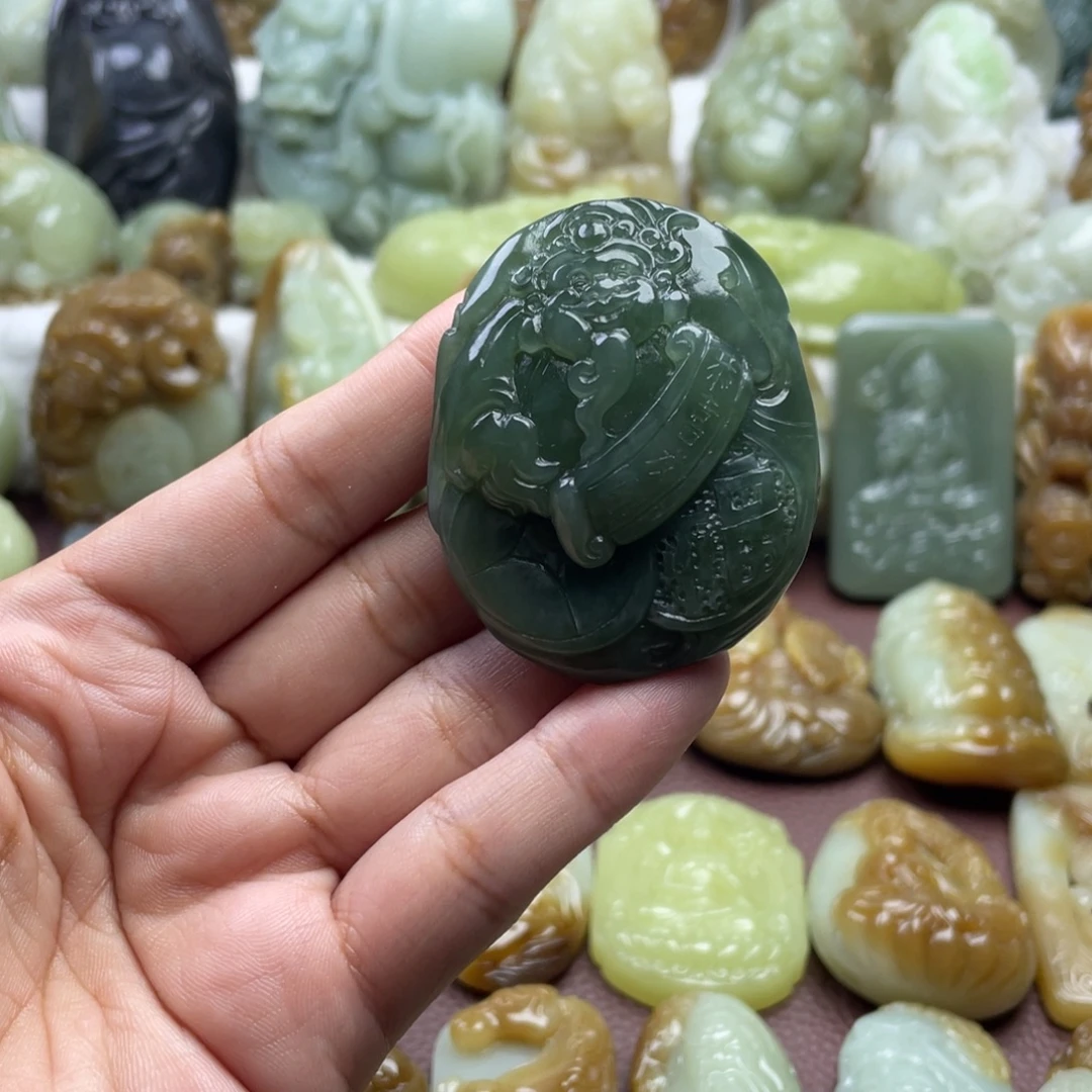 颈饰未镶嵌和田玉