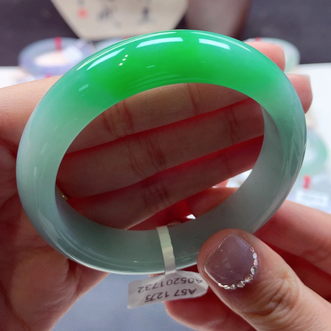 翡翠手镯未镶嵌摩***凝定金77