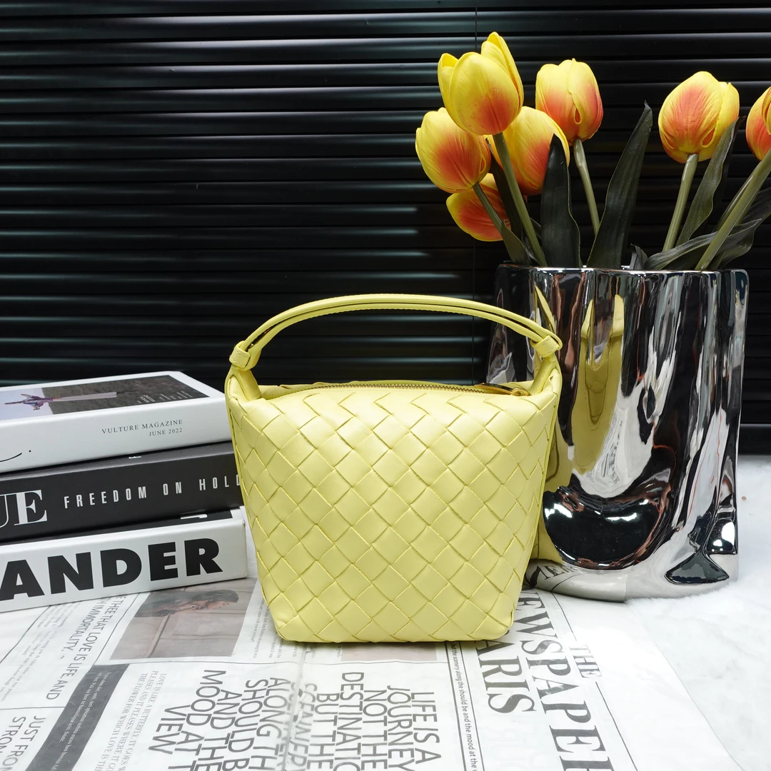 95新 BOTTEGA VENETA/葆蝶家 单肩包/T10183916