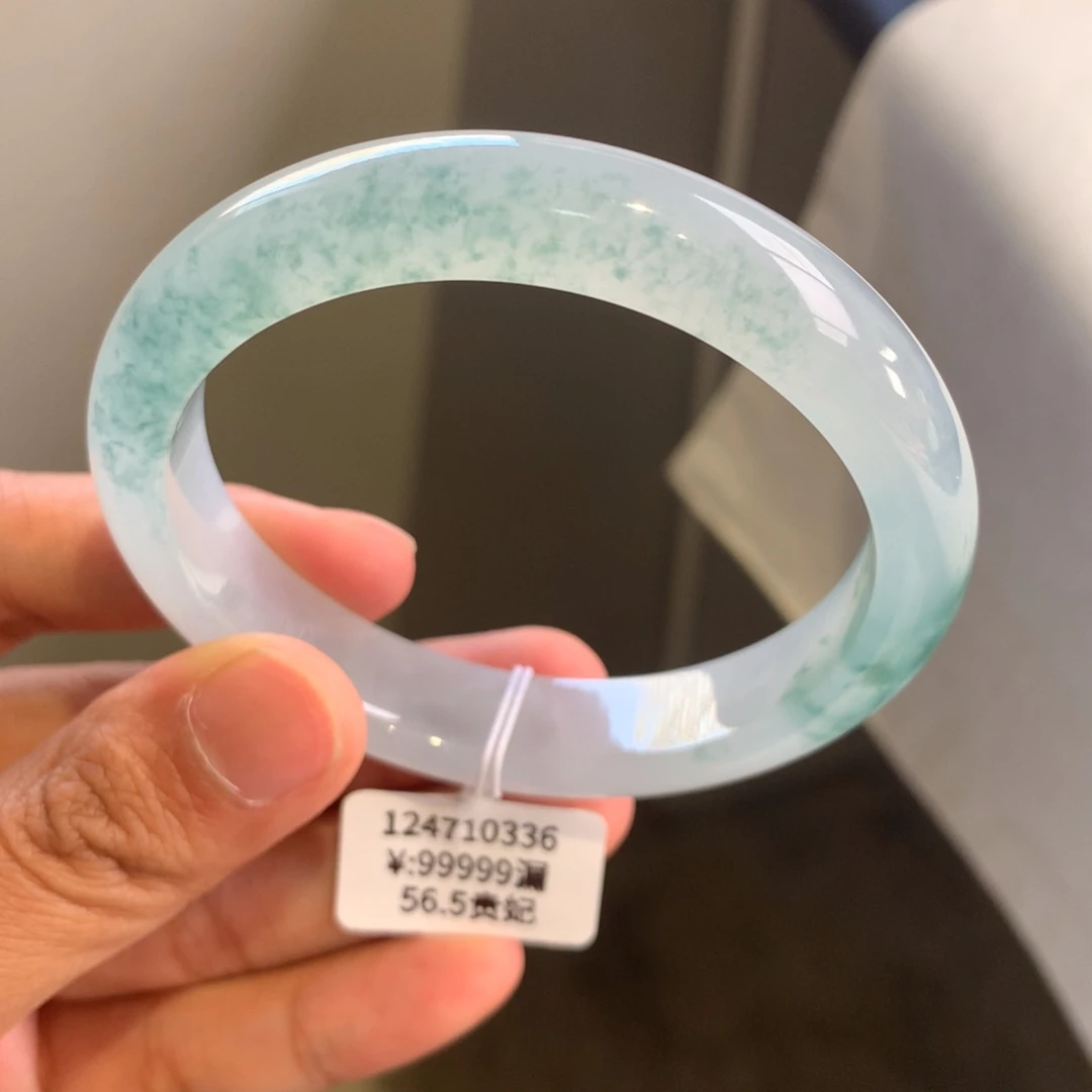 翡翠手镯未镶嵌冰胶飘花贵妃手镯