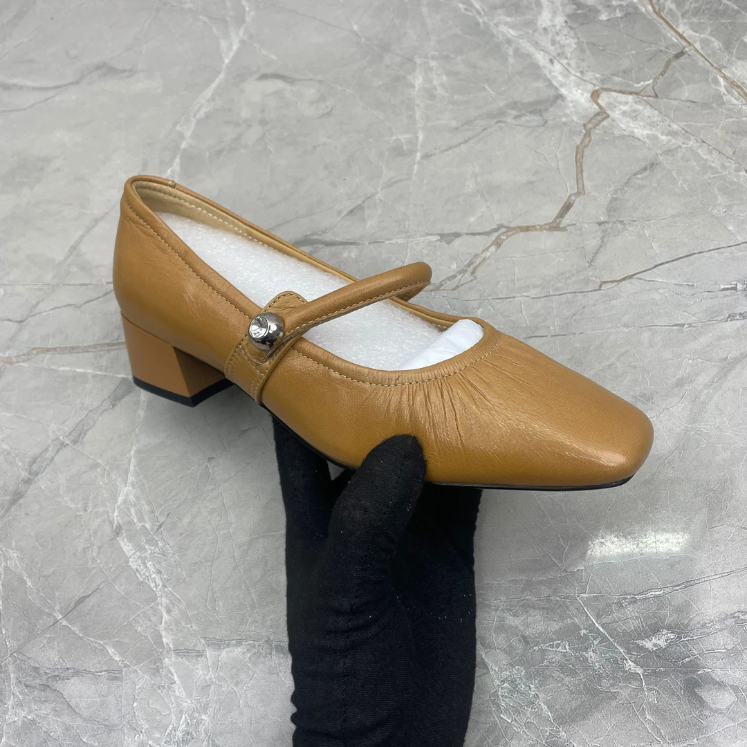 单鞋女 (羊皮)1018（孤品）b区37码