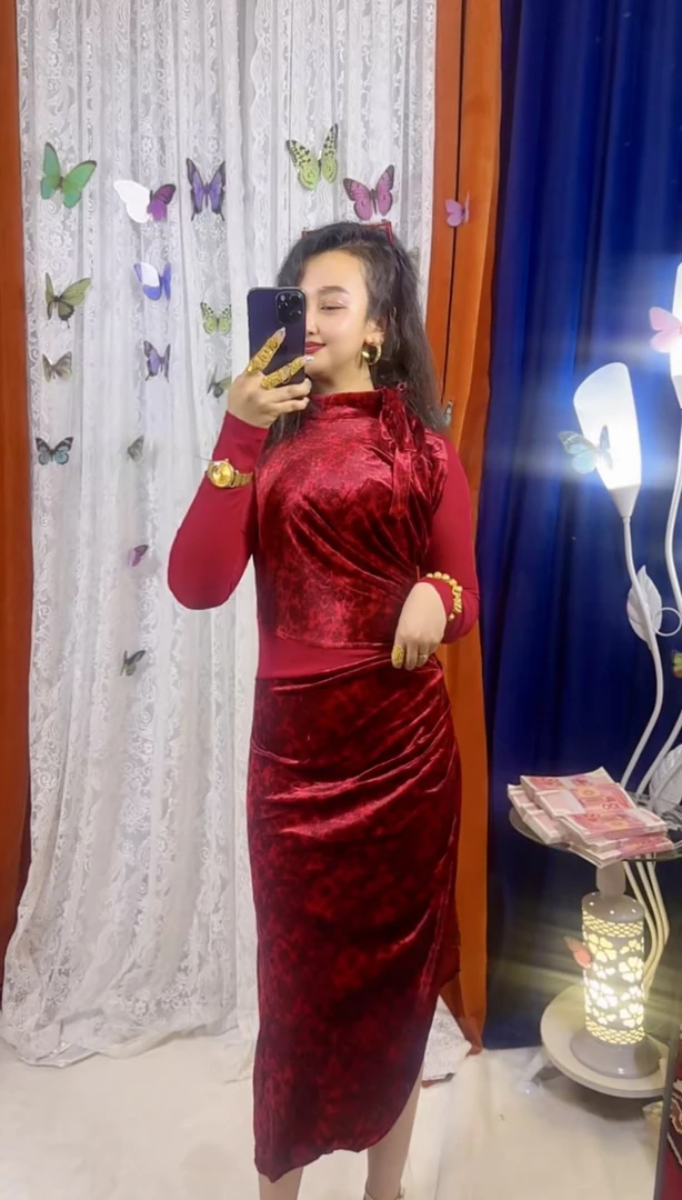 秋冬新款长袖飘带印花丝绒连衣裙秋冬气质修身直筒开叉压褶长裙女