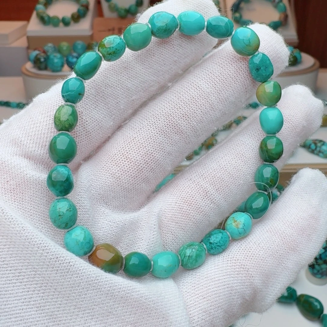 绿松石未镶嵌颈饰