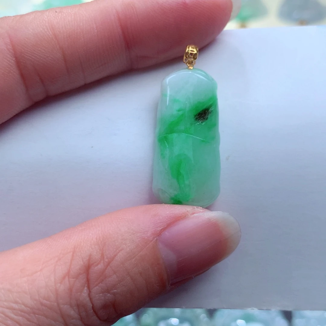 翡翠吊坠(不含链)18K金镶嵌