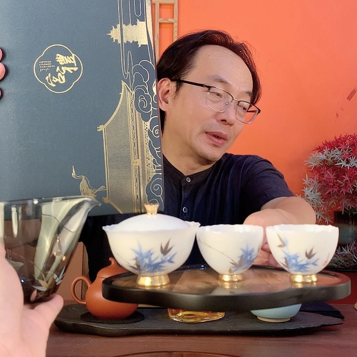 陶瓷822555896895585558555