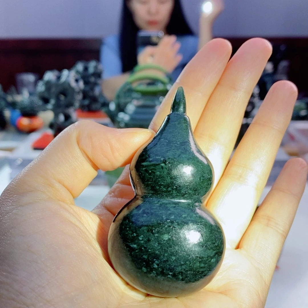 未镶嵌和田玉（青玉）摆件