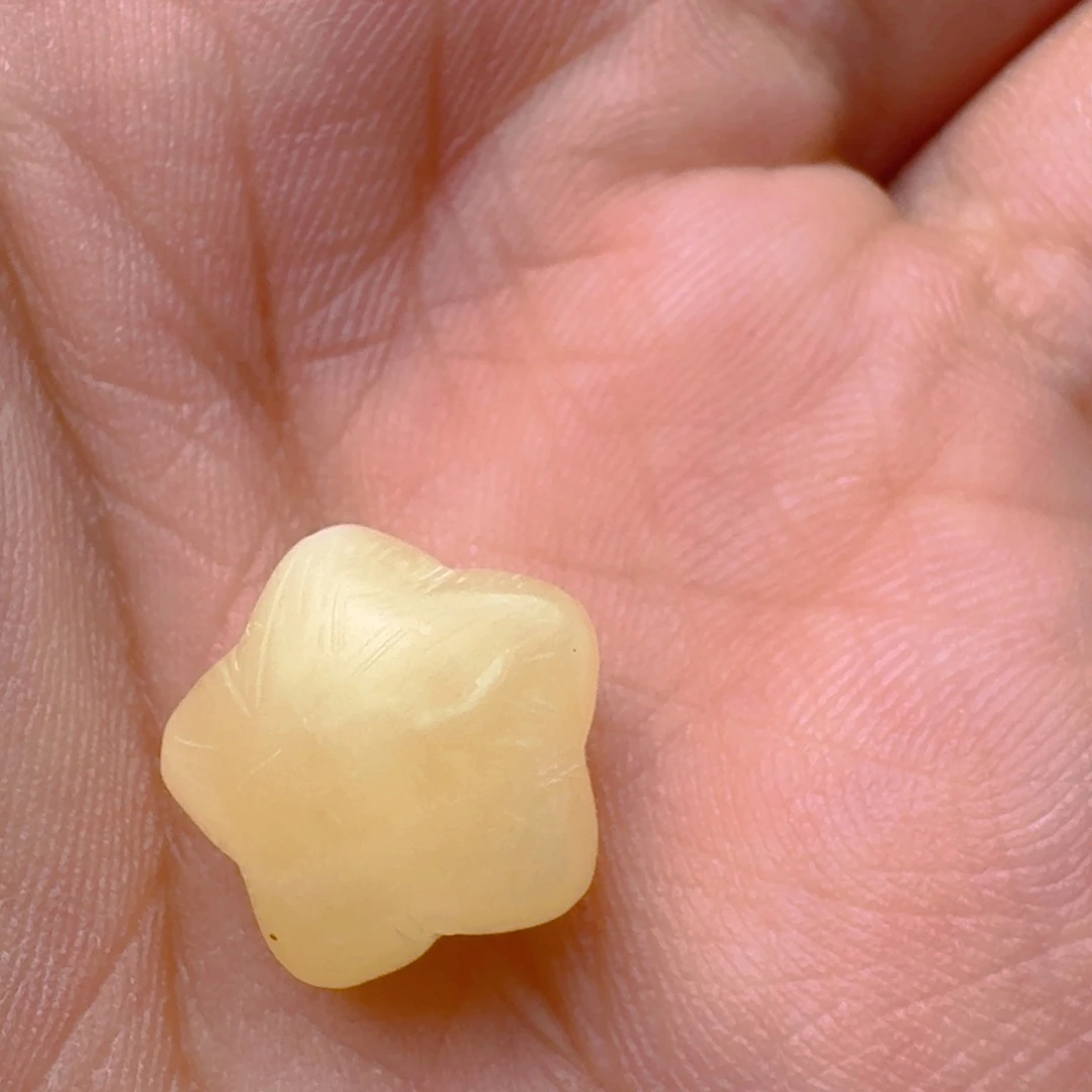 蜜蜡未镶嵌珠宝奇石全品 12.3×7.9mm