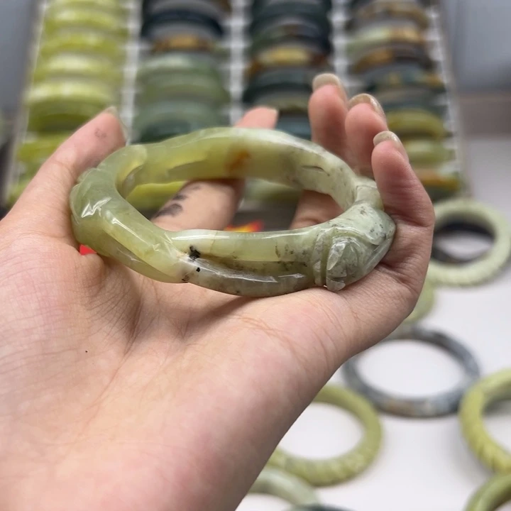 ****g蛇纹石玉未镶嵌手镯