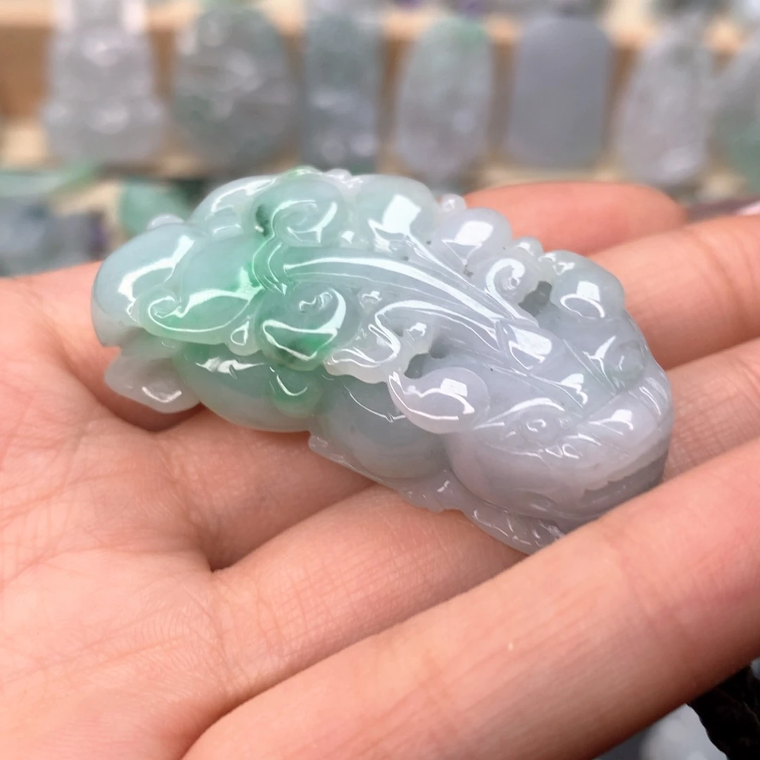 翡翠颈饰未镶嵌貔貅吊坠