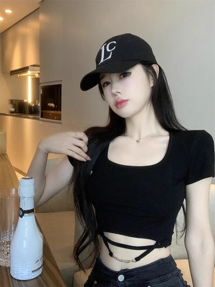 别致小众黑色方领短袖t恤女夏季设计感纯欲链条高腰露脐短款上衣