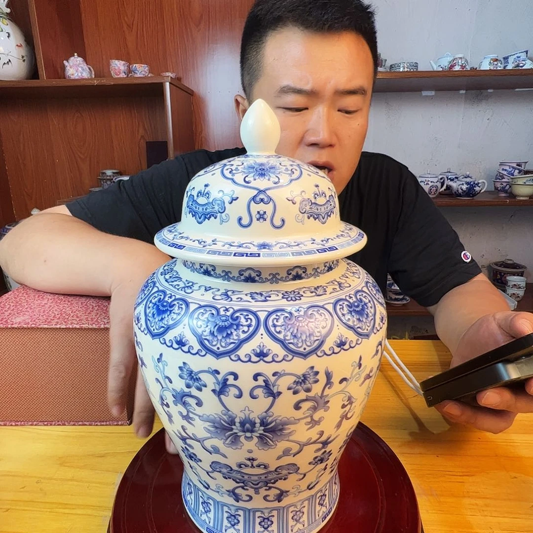 瓷片景德镇陶瓷黄嘟嘟青花茶叶罐一只