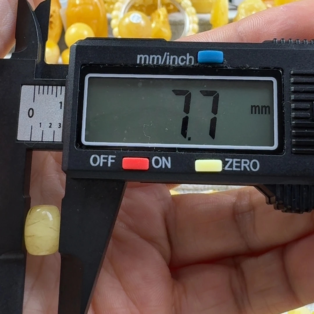 蜜蜡未镶嵌裸石31杂