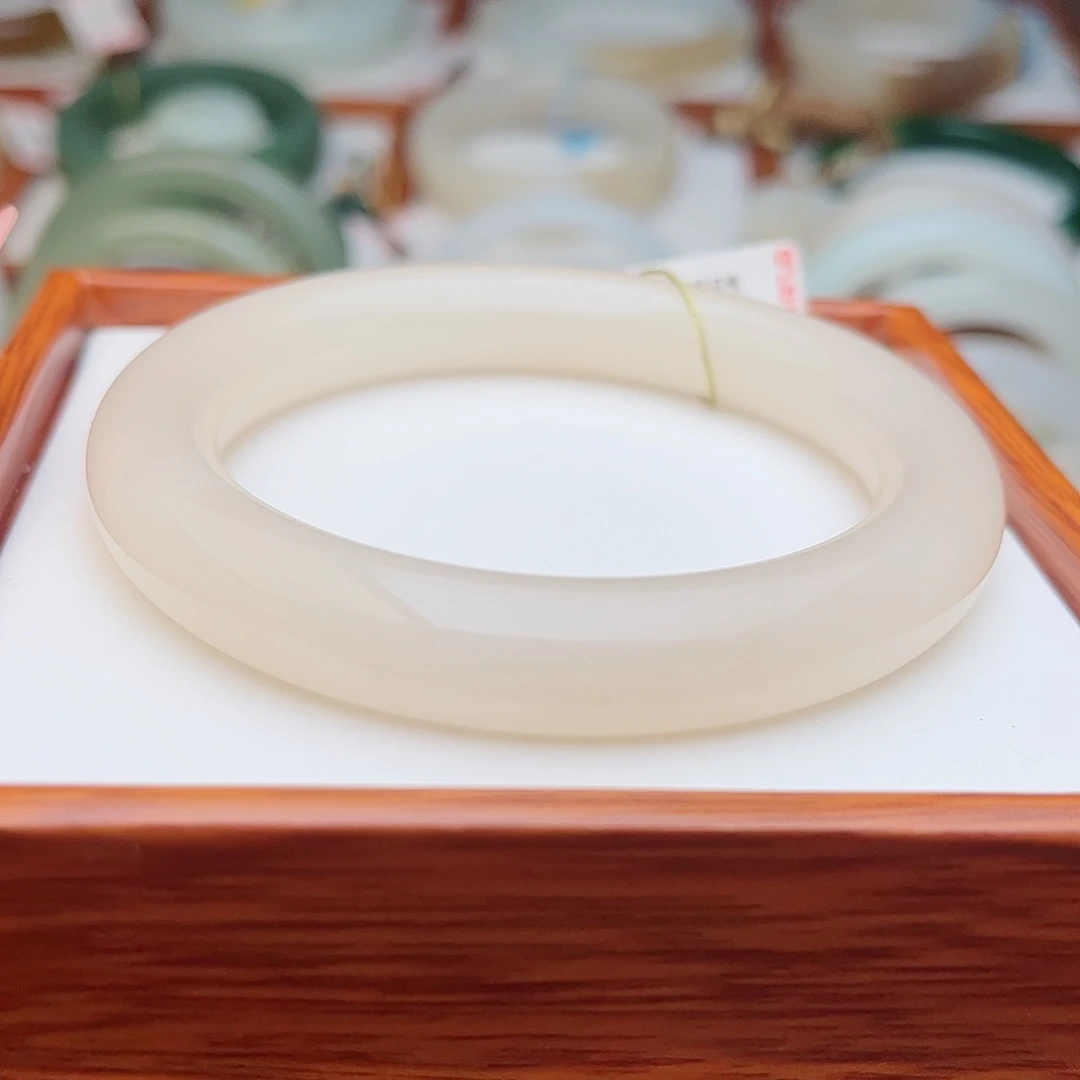 和田玉未镶嵌手镯56.6