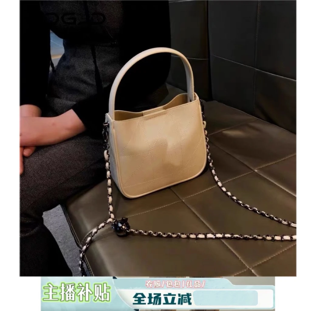 2025上新好看包包时尚洋气小众设计潮牌衣服/包包/礼品