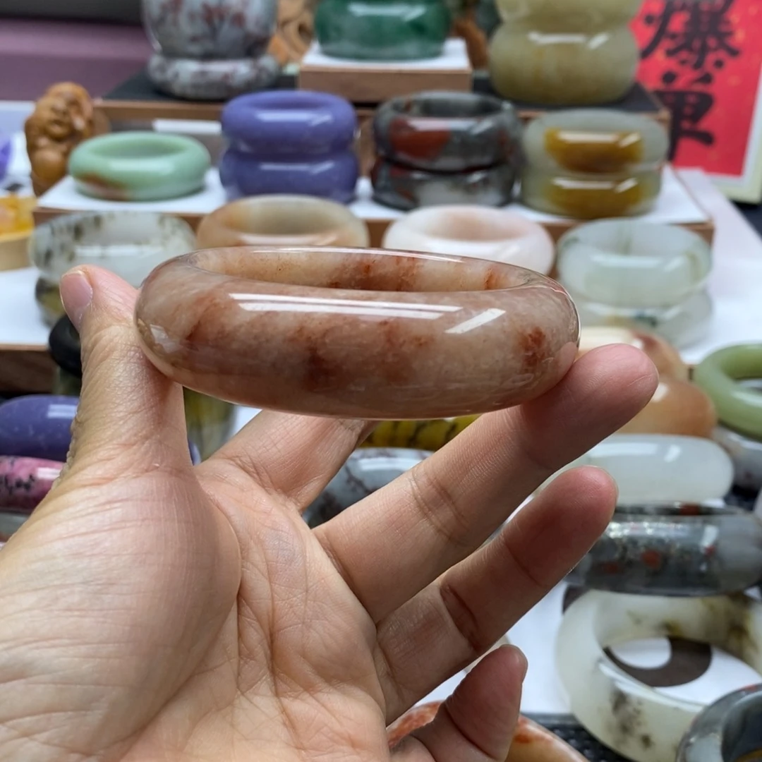 没***事石英岩玉手镯未镶嵌