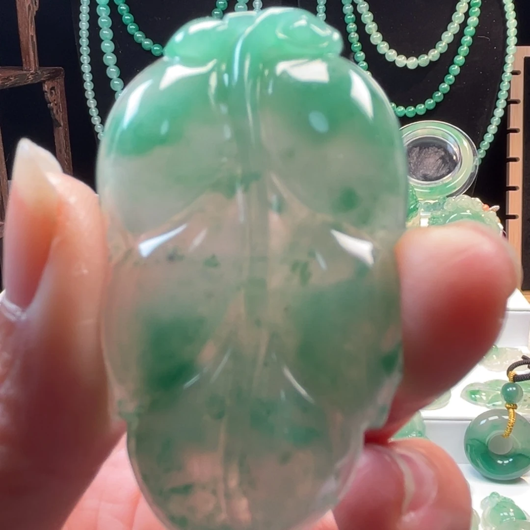 石英质玉吊坠(不含链)合金