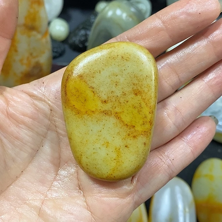 未镶嵌和田玉（糖玉）挂件