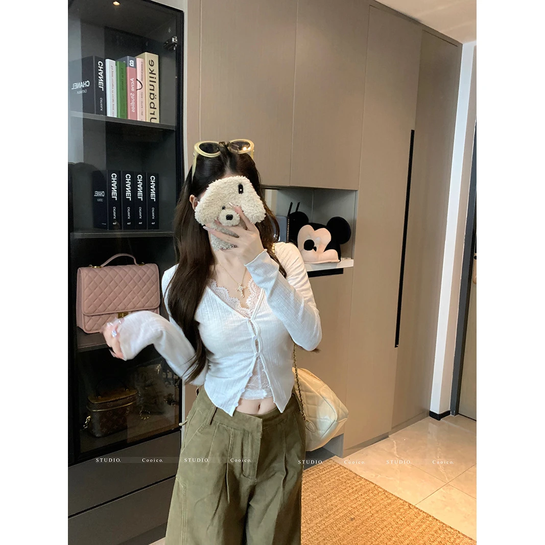 辣妹蕾丝拼接V领长袖T恤女2025春季新款白色时尚修身显瘦短款上衣