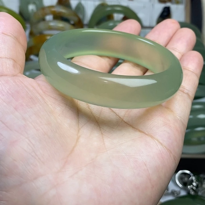 蛇纹石玉手镯未镶嵌绵*